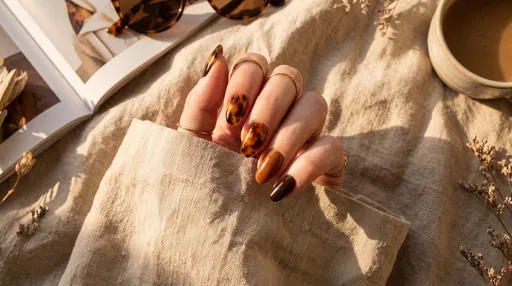 Tortoiseshell and Brown Autumn Nail Art