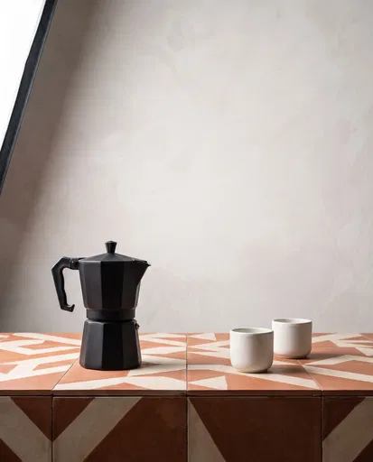Black Moka Pot and White Espresso Cups