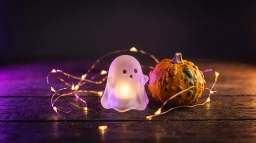 Glowing Frosted Glass Ghost and Gourd