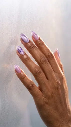 Pastel Lavender Floral Manicure on Hand
