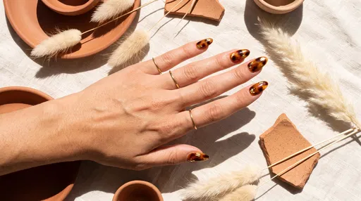 Tortoiseshell and Gold Leaf Nail Art