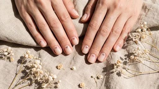 Minimalist Heart Nail Art on Linen