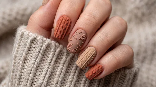 Textured Autumn Cable Knit Nail Art