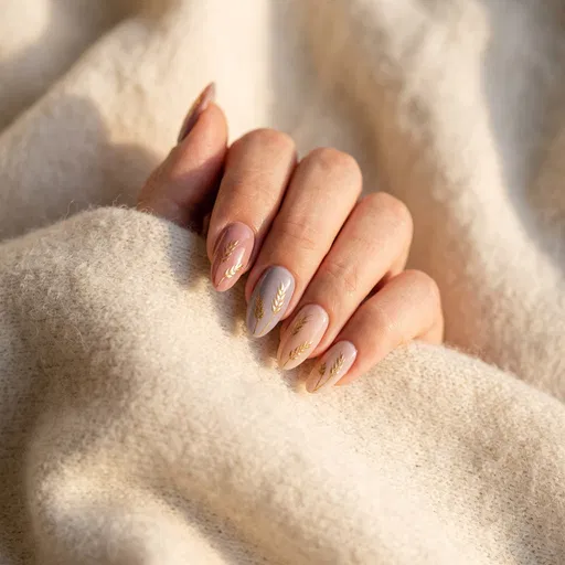Pastel Autumn Manicure With Gold Wheat